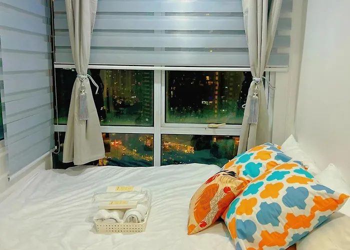 The Skyline Hotel *